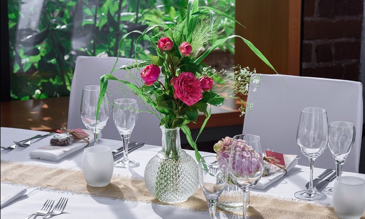 獇킹SzI߃Zj[ƐHyȂb