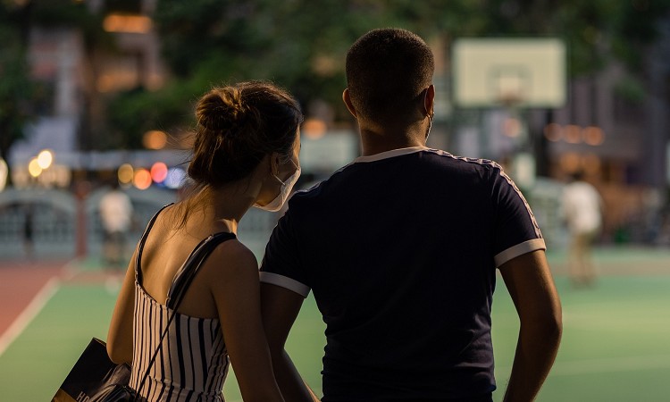 yE̕zō̃f[gƂ́Hj|Cg5I