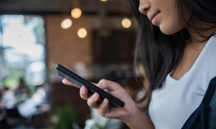 ��O���獷�����HLINE�A�C�R���ƃv���t�ʐ^�Ō��܂���̑����